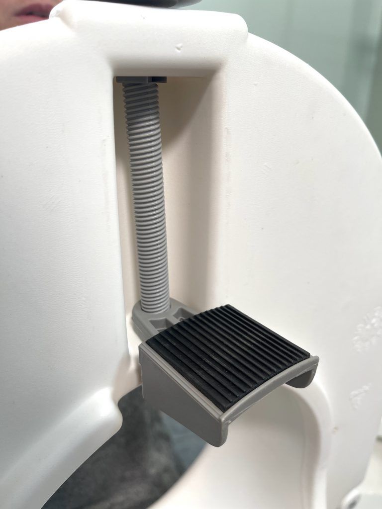 Clamp mechanism - clamp-on raised toilet seat